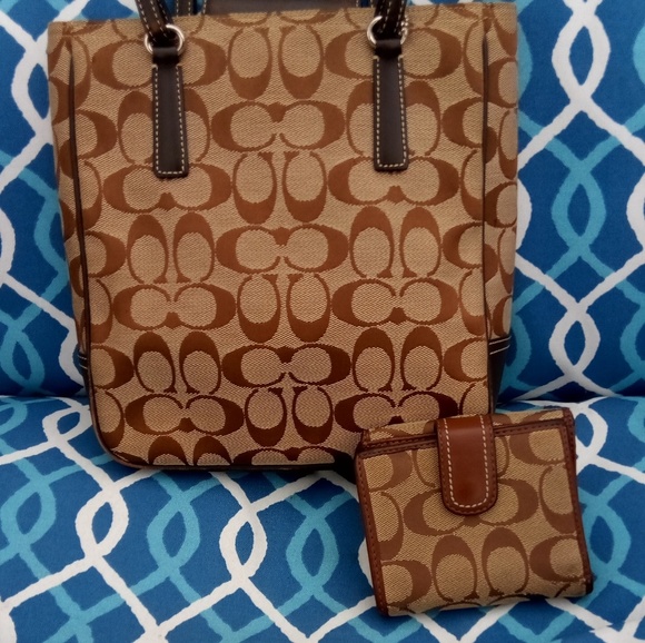 Coach Handbags - 👜 Coach purse set 👜